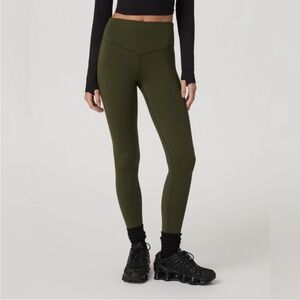 NWT Vuori Chilled Out Leggings In Olive Size Medium